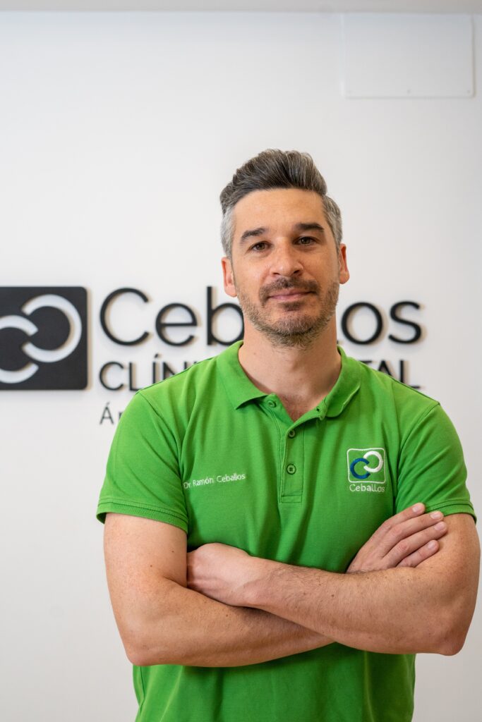 Dr. Ramón Ceballos, periodoncista